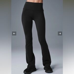 Alo Yoga Airbrush High-Waist 7/8 Bootcut Legging in Black Size M